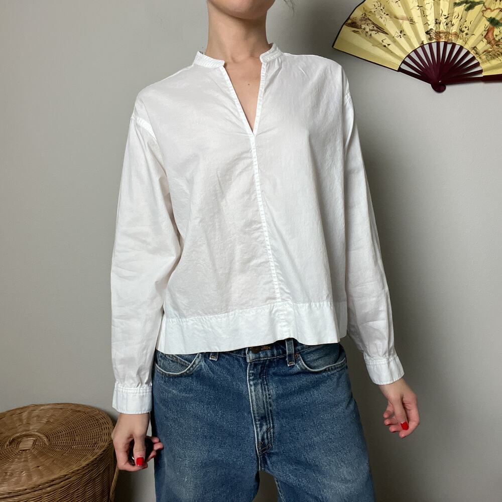 everlane white minimalist cotton boxy v neck long sleeve top blouse